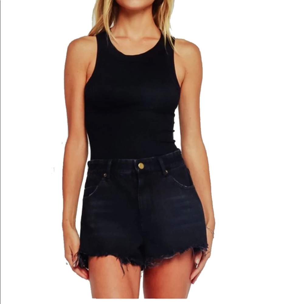 Olivaceous Ribbed Cropped Tank in Black